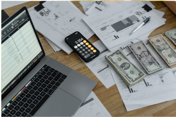 Découvrez les 3 piliers essentiels d’une gestion financière efficace quand on lance un business. Des conseils pratiques pour éviter les erreurs et bâtir une activité rentable dès le départ